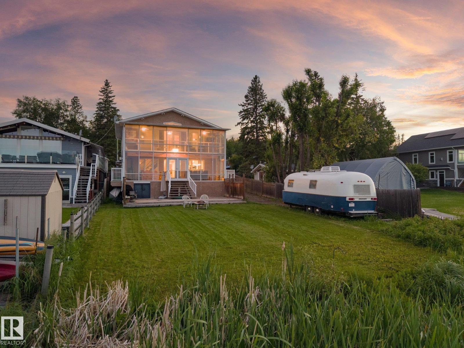 104 BAYVIEW DR - 53