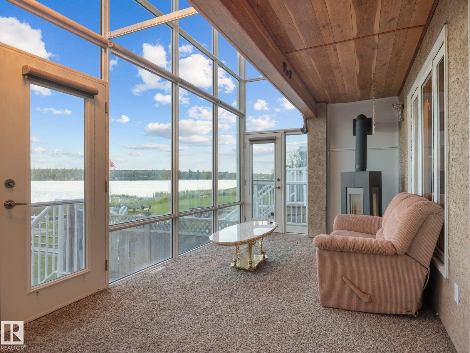 104 BAYVIEW DR - 47