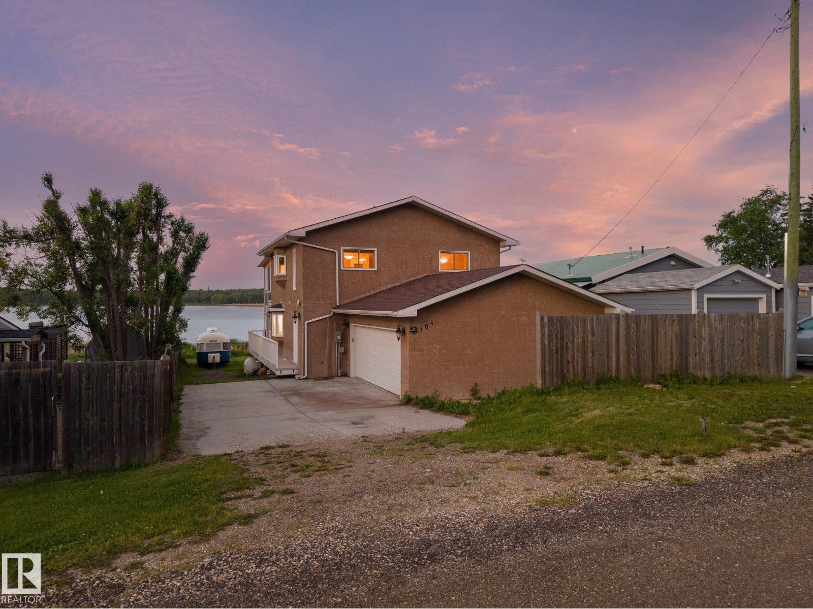 104 BAYVIEW DR - 3