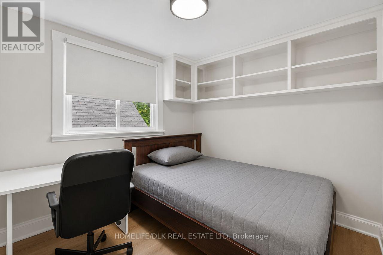 561 JOHNSON STREET - 12
