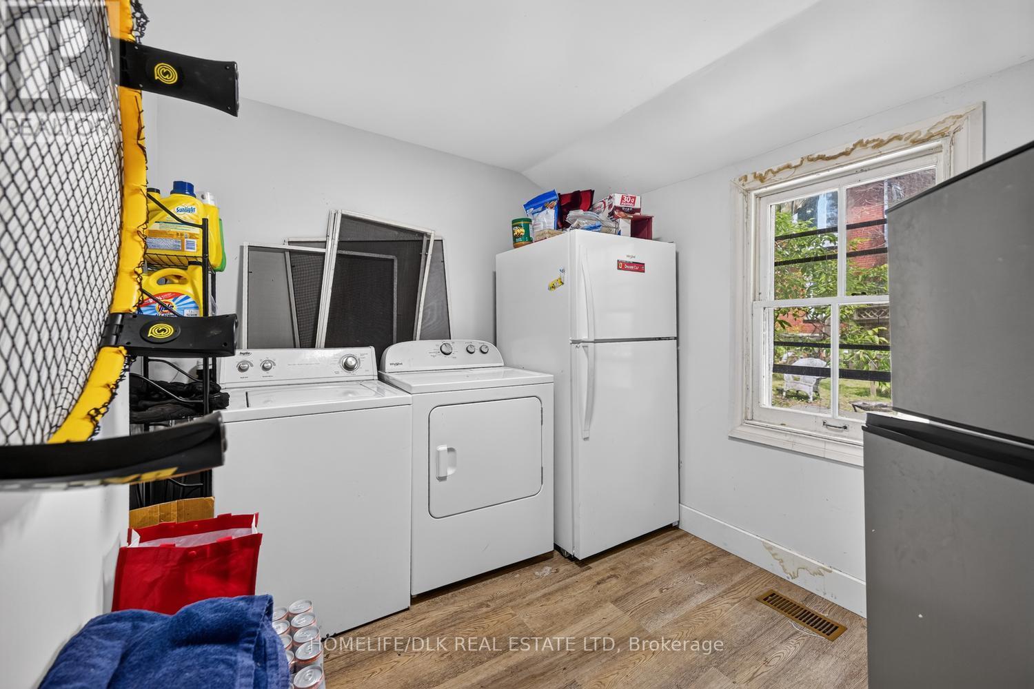 561 JOHNSON STREET - 15