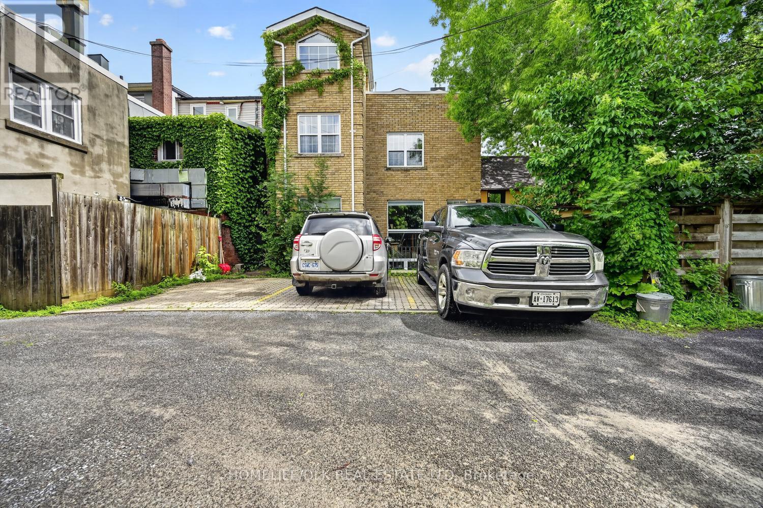 561 JOHNSON STREET - 21