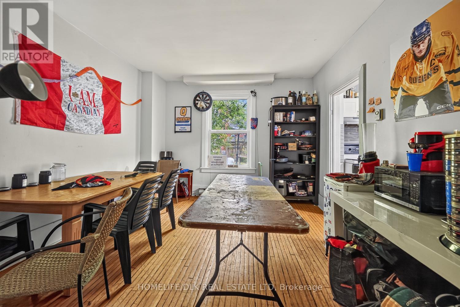 561 JOHNSON STREET - 30