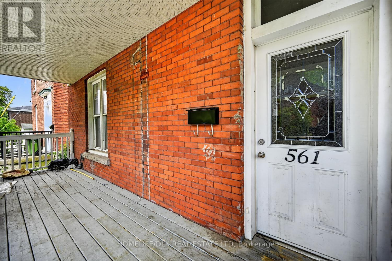 561 JOHNSON STREET - 5