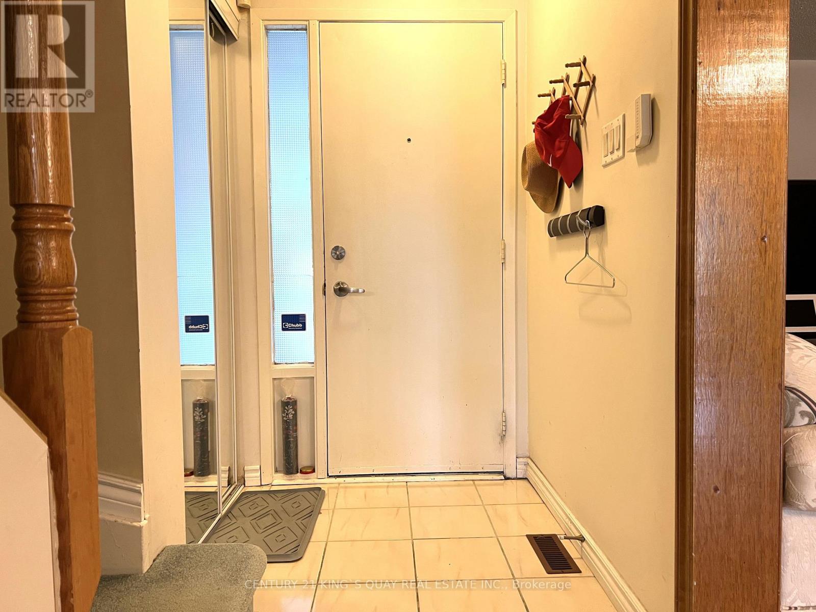 113 STIRLING CRESCENT - 2