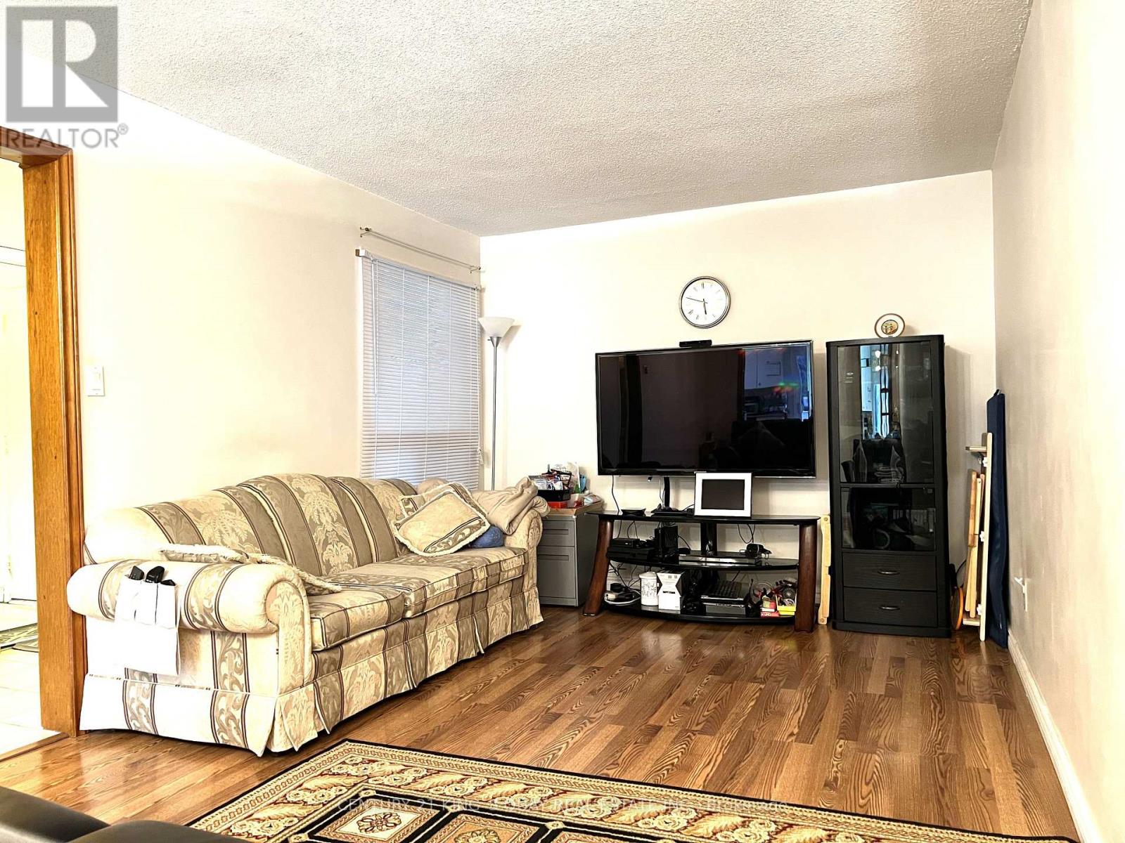 113 STIRLING CRESCENT - 6