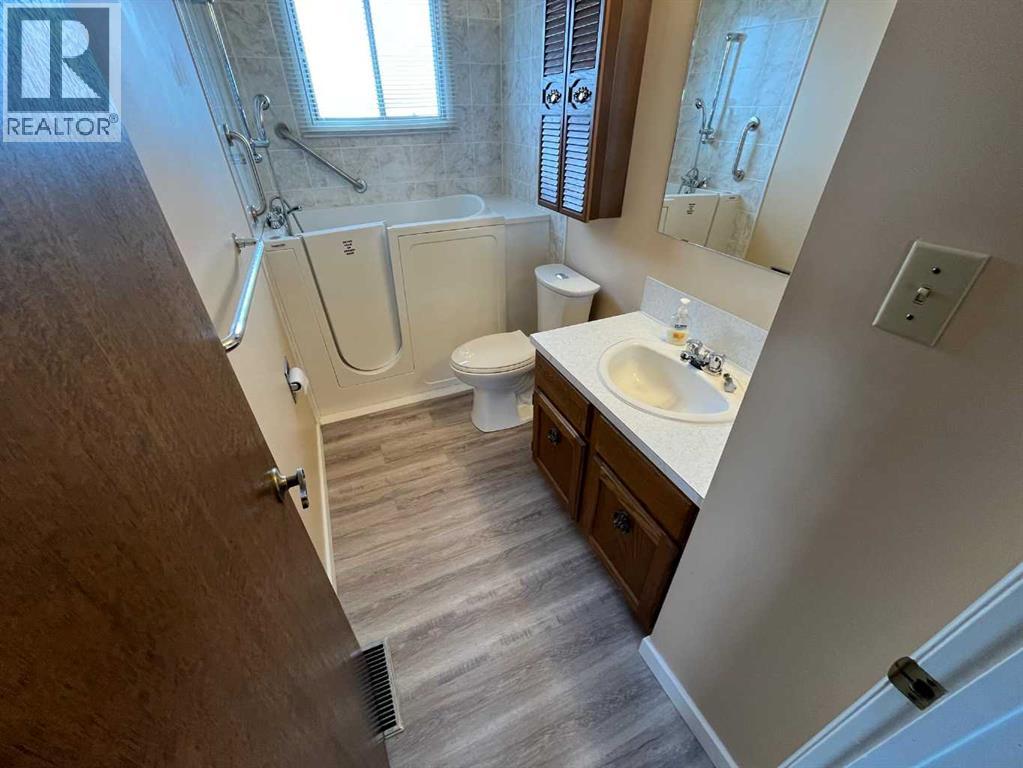 28 Rossdale Street SE — photo 11
