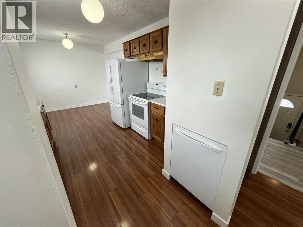 28 Rossdale Street SE — photo 9