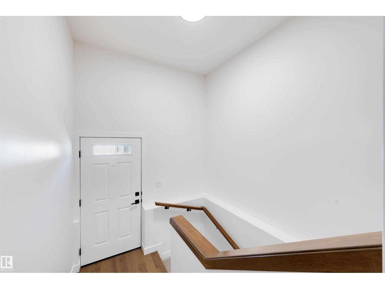 39 ELSINORE PL NW - 19