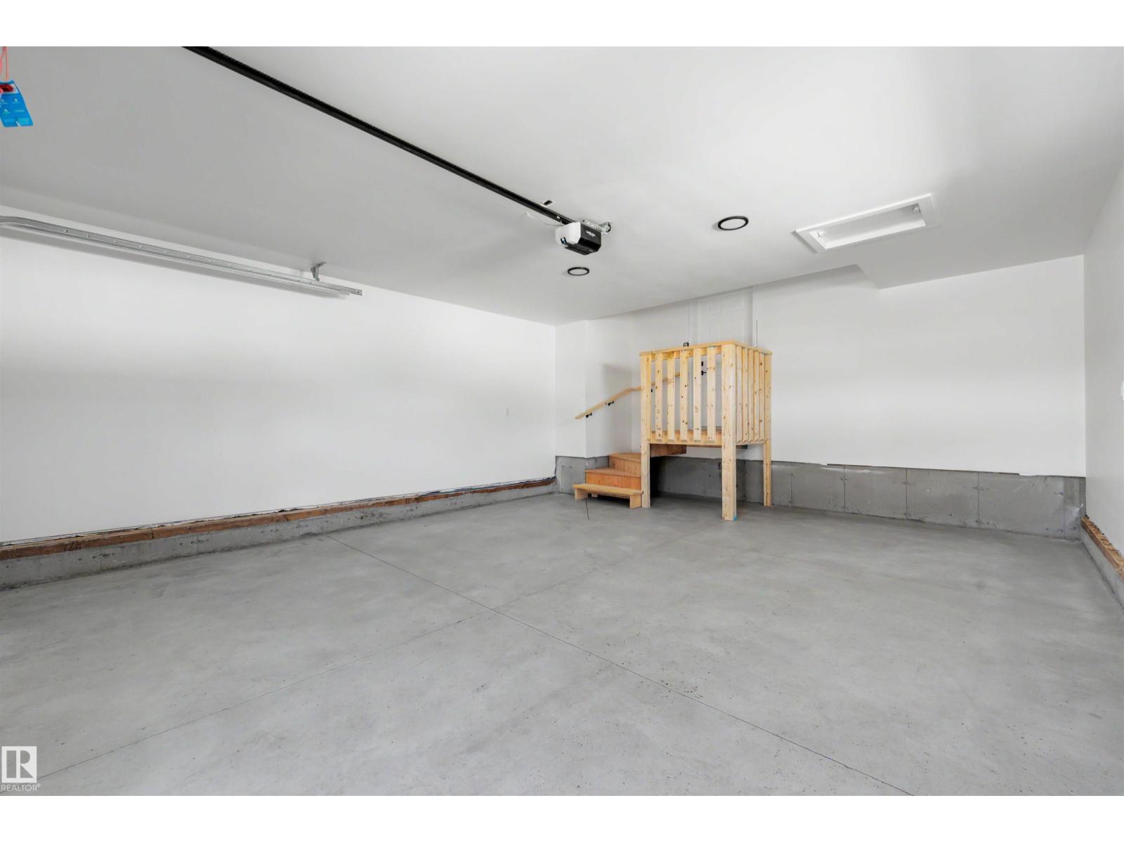 39 ELSINORE PL NW - 29