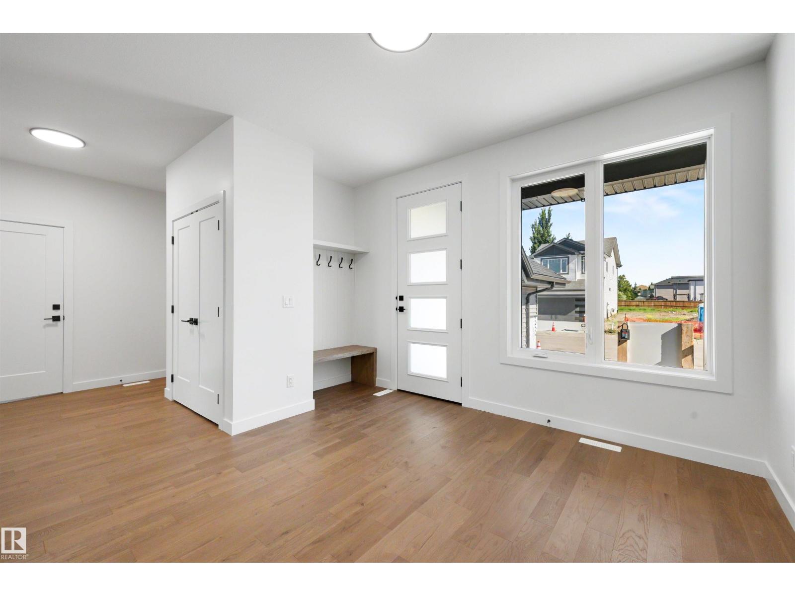 39 ELSINORE PL NW - 4
