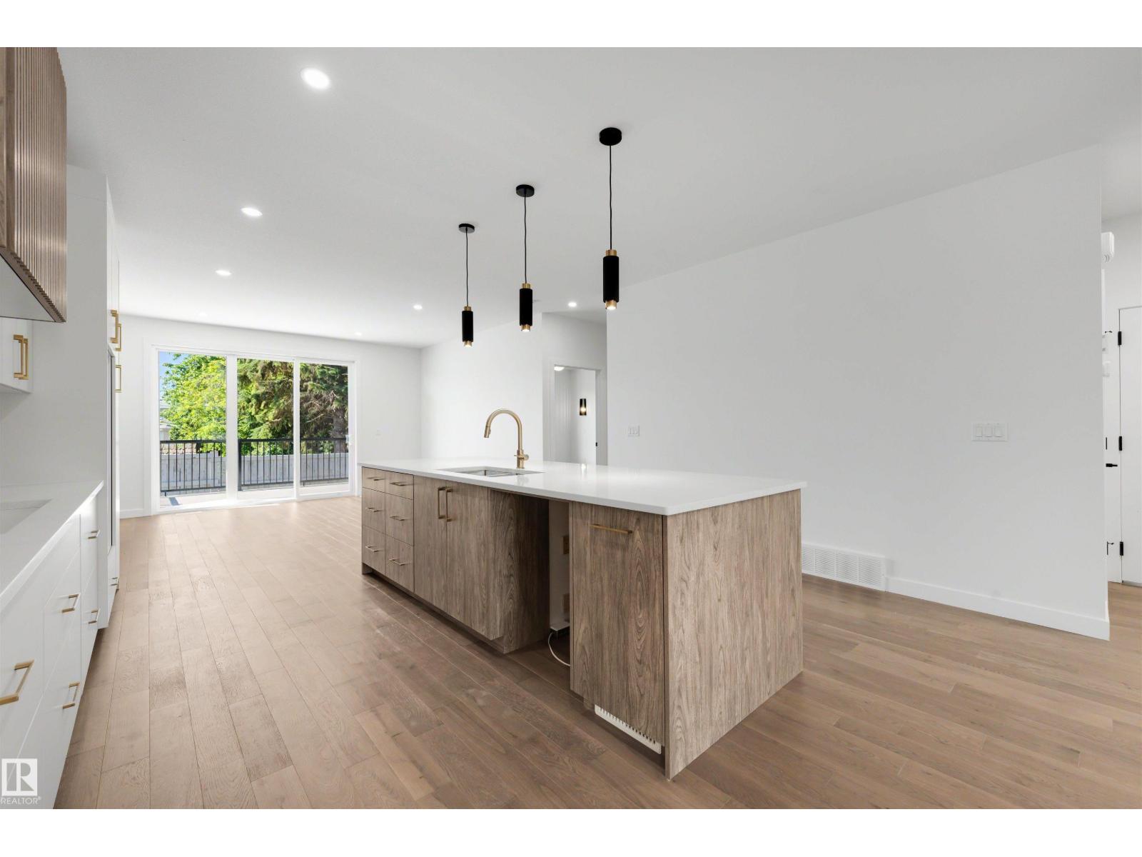 39 ELSINORE PL NW - 6