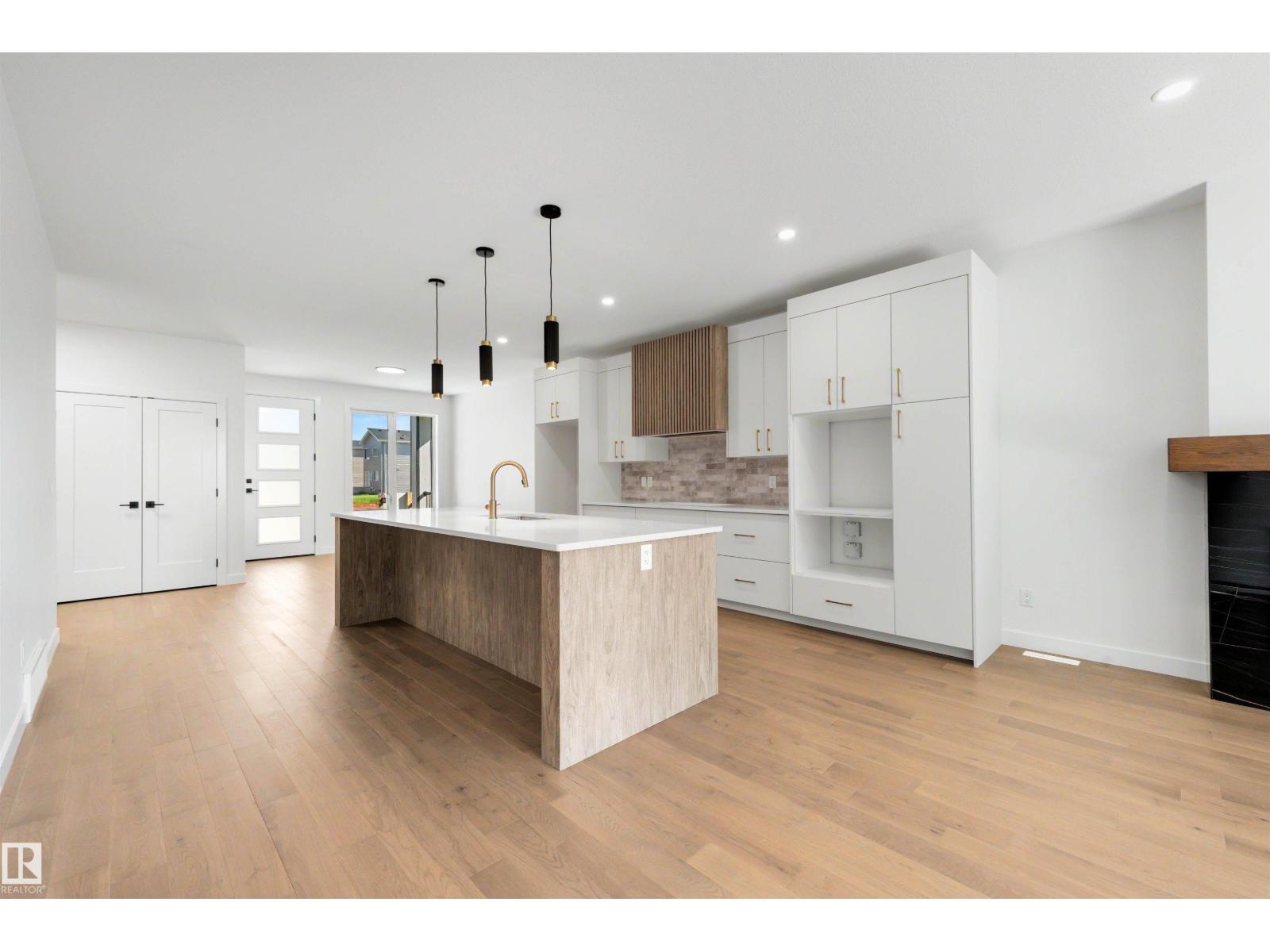 39 ELSINORE PL NW - 8