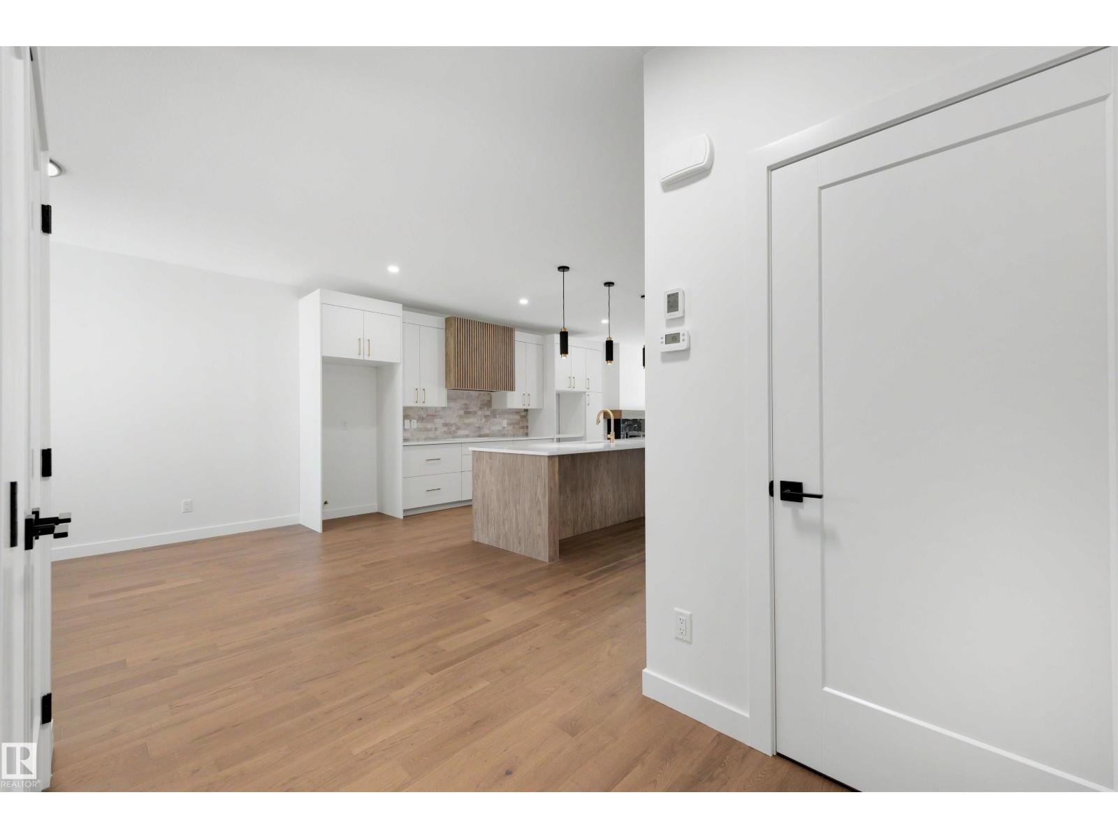39 ELSINORE PL NW - 27