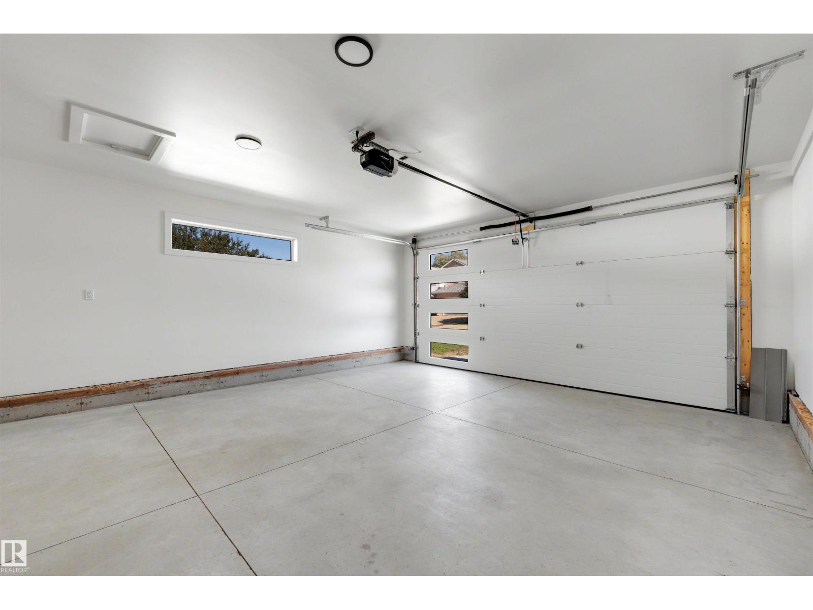 39 ELSINORE PL NW - 28