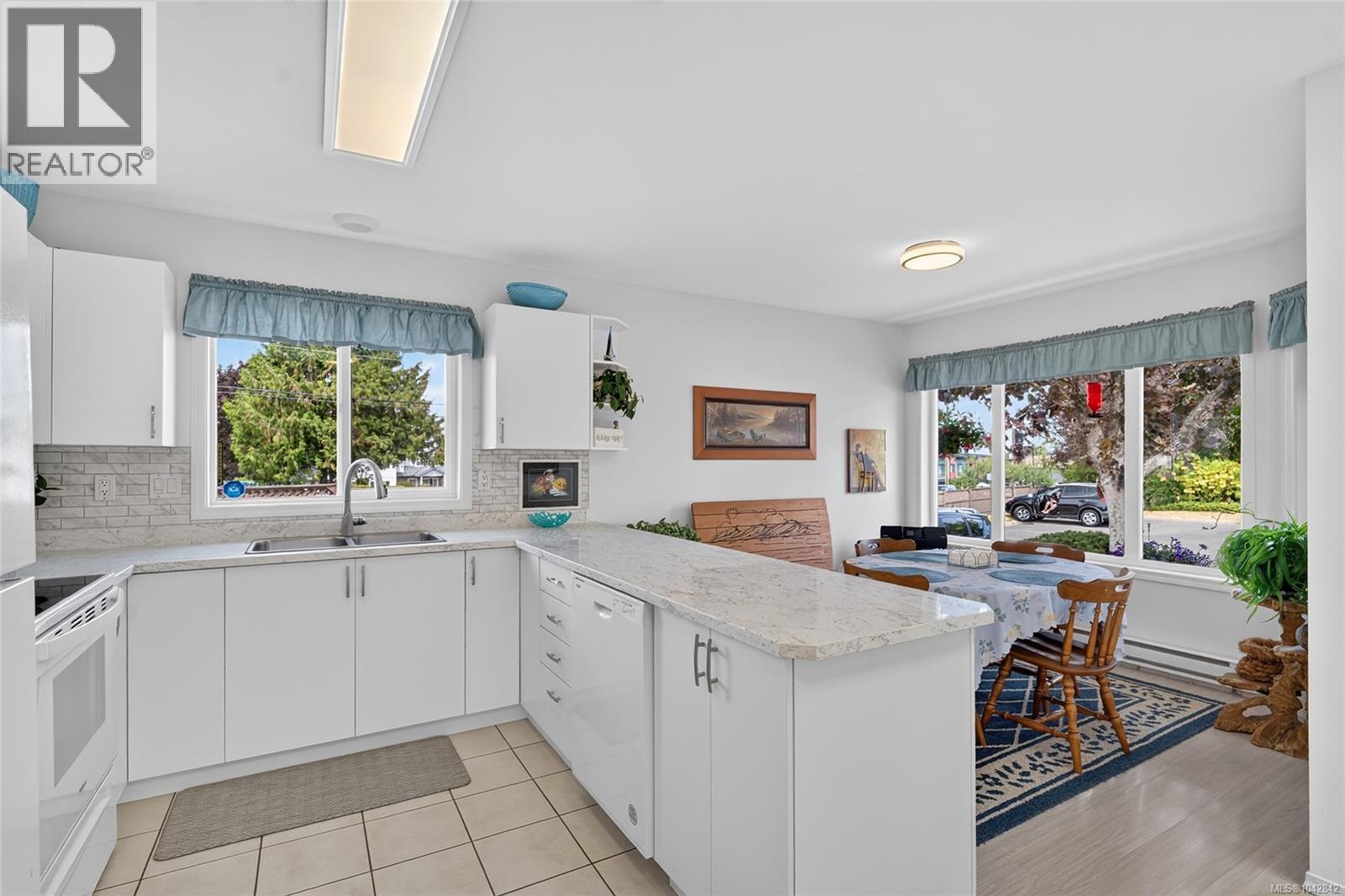 #24 454 MORISON Ave - 4
