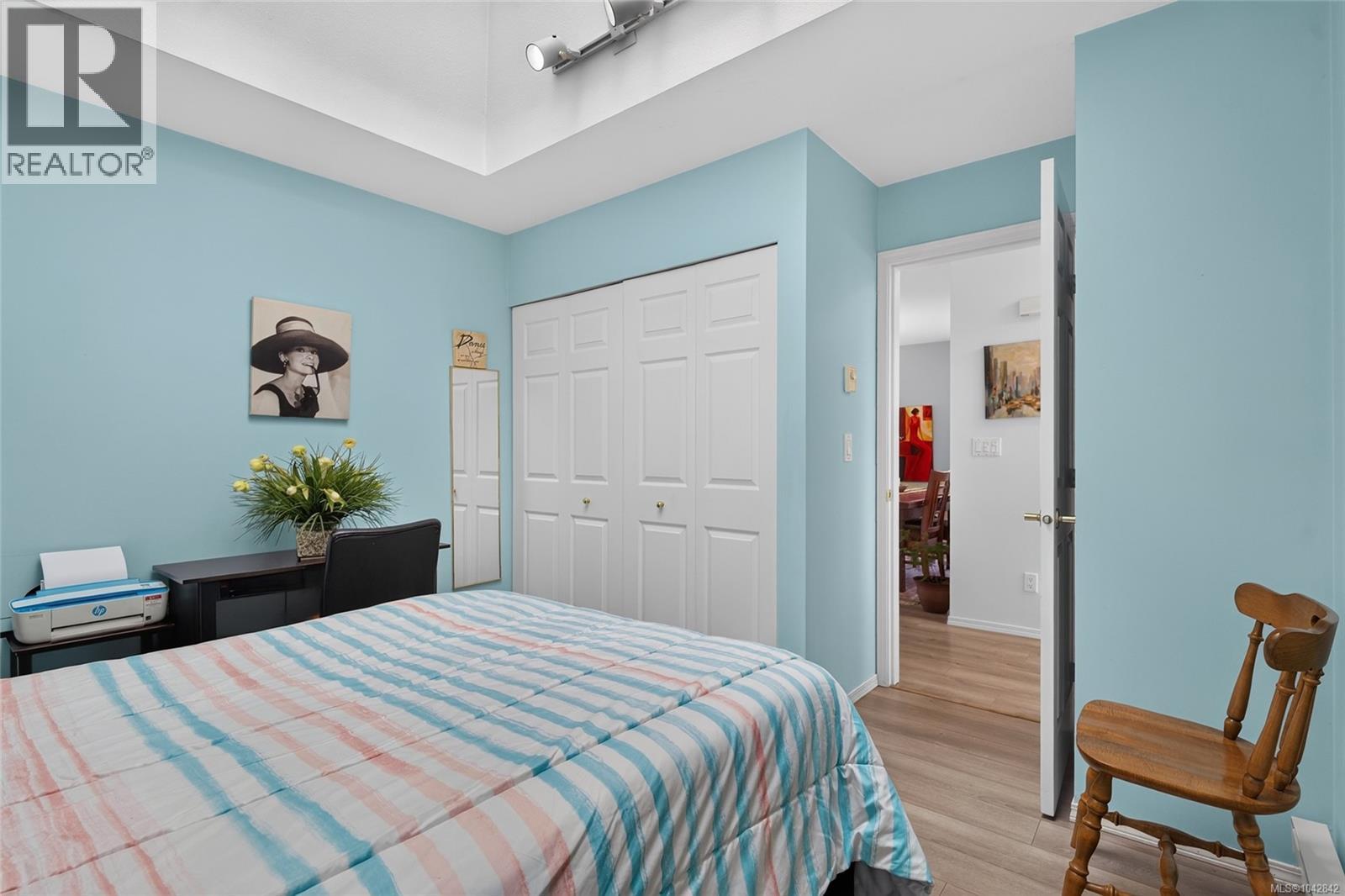 #24 454 MORISON Ave - 17