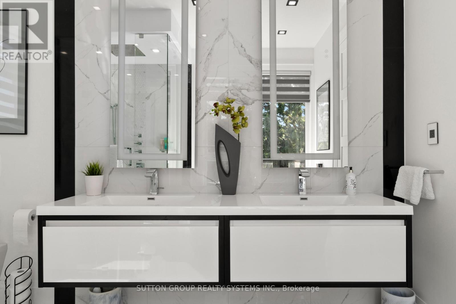 146 MARTIN GROVE ROAD - 22