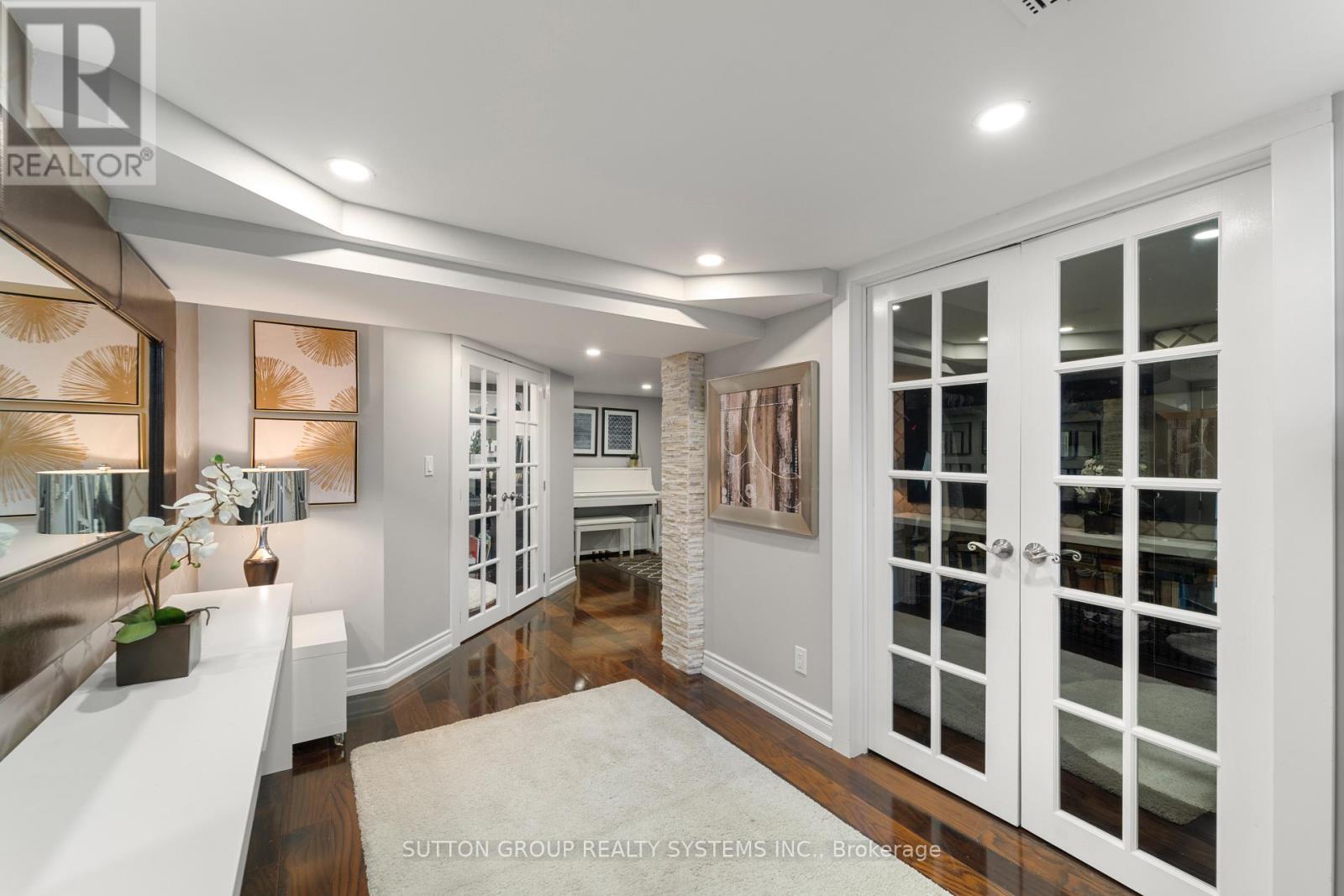 146 MARTIN GROVE ROAD - 26