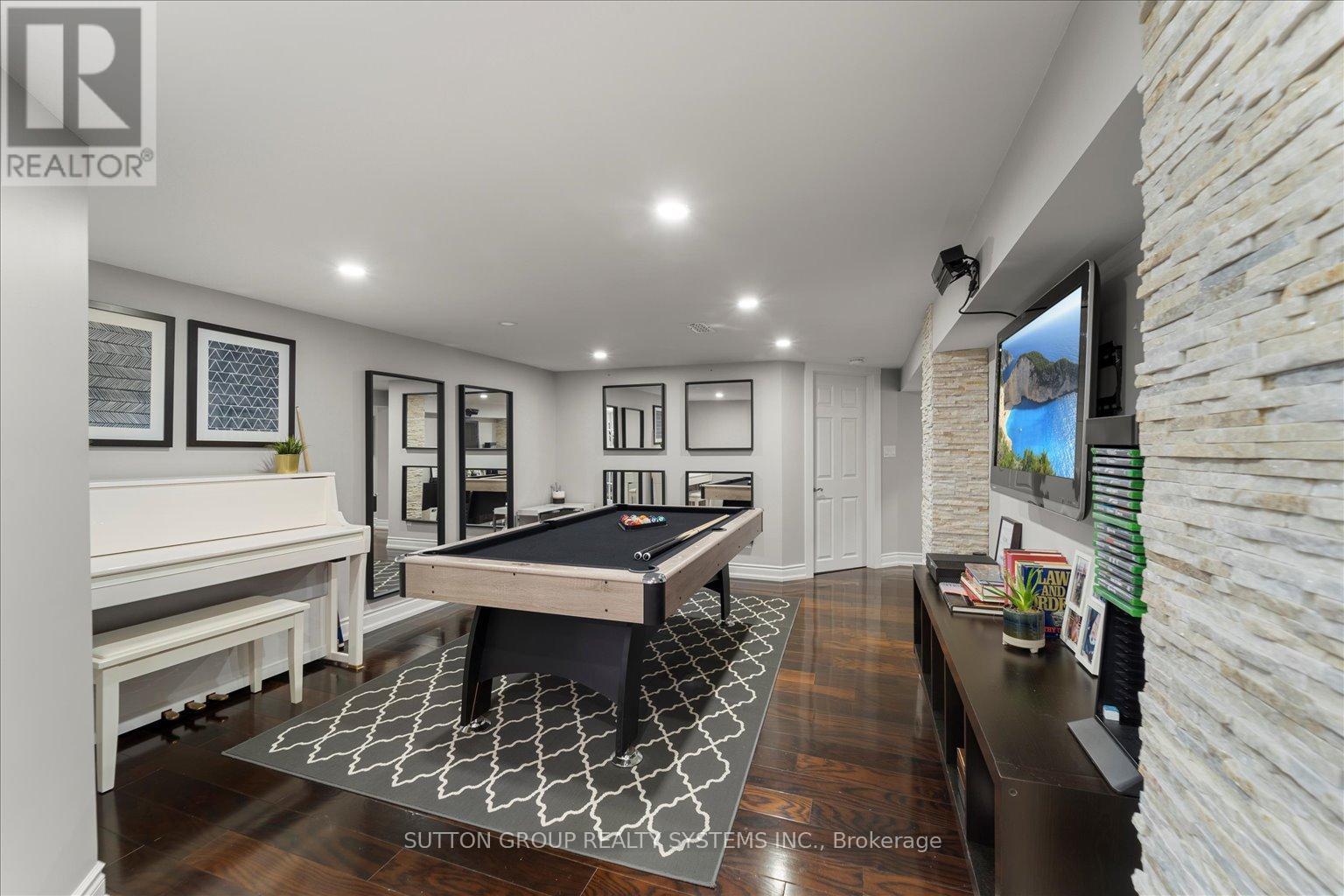 146 MARTIN GROVE ROAD - 27
