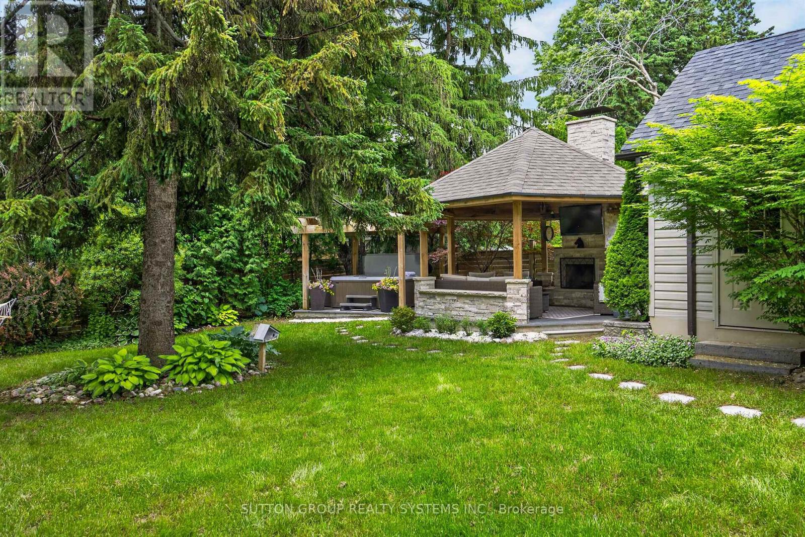 146 MARTIN GROVE ROAD - 35
