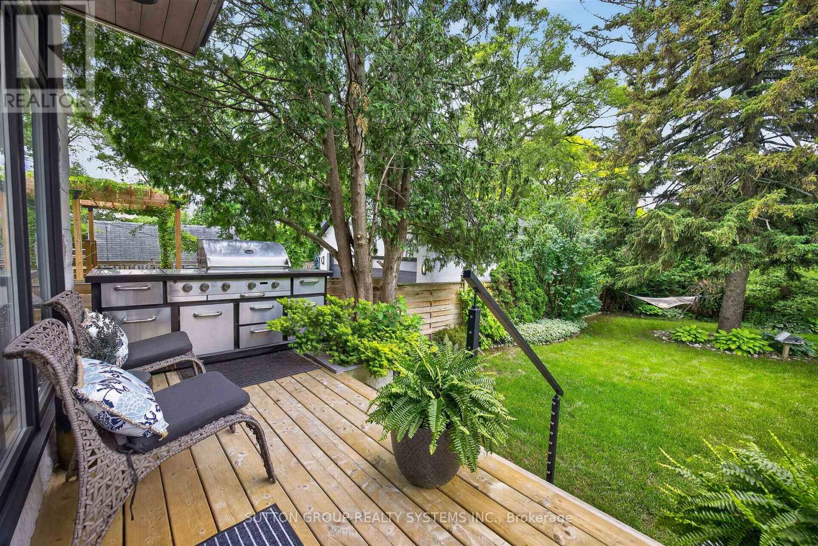 146 MARTIN GROVE ROAD - 36