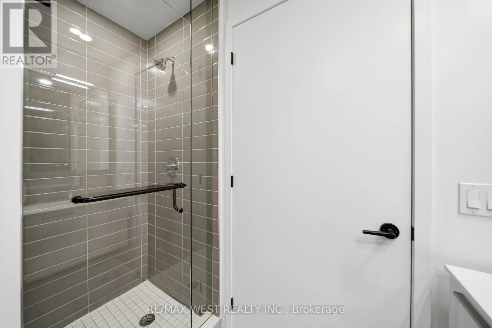 #709 2118 BLOOR STREET W - 10