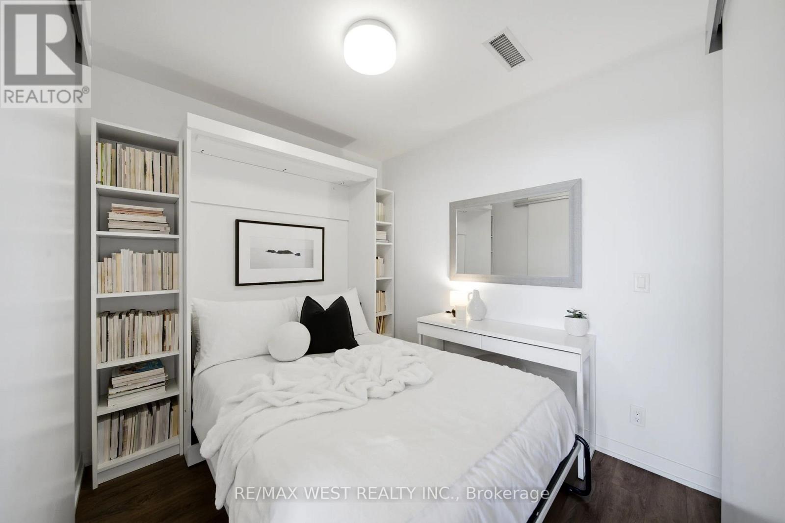 #709 2118 BLOOR STREET W - 11