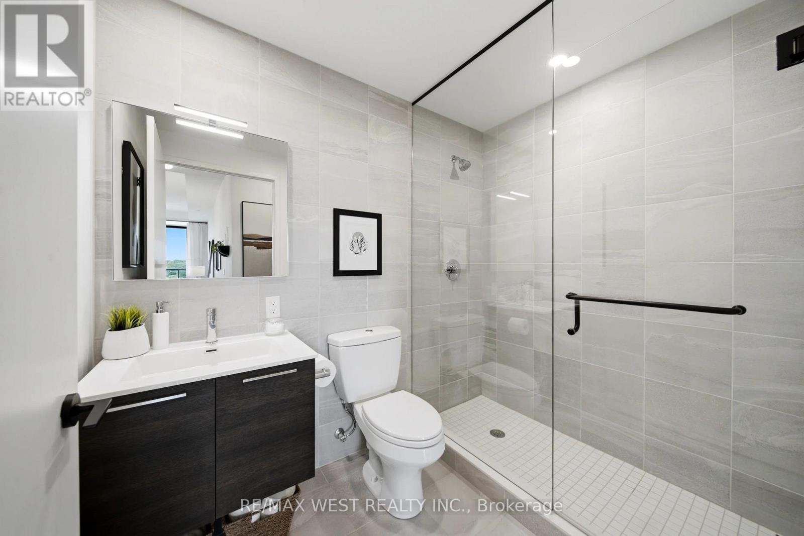 #709 2118 BLOOR STREET W - 12