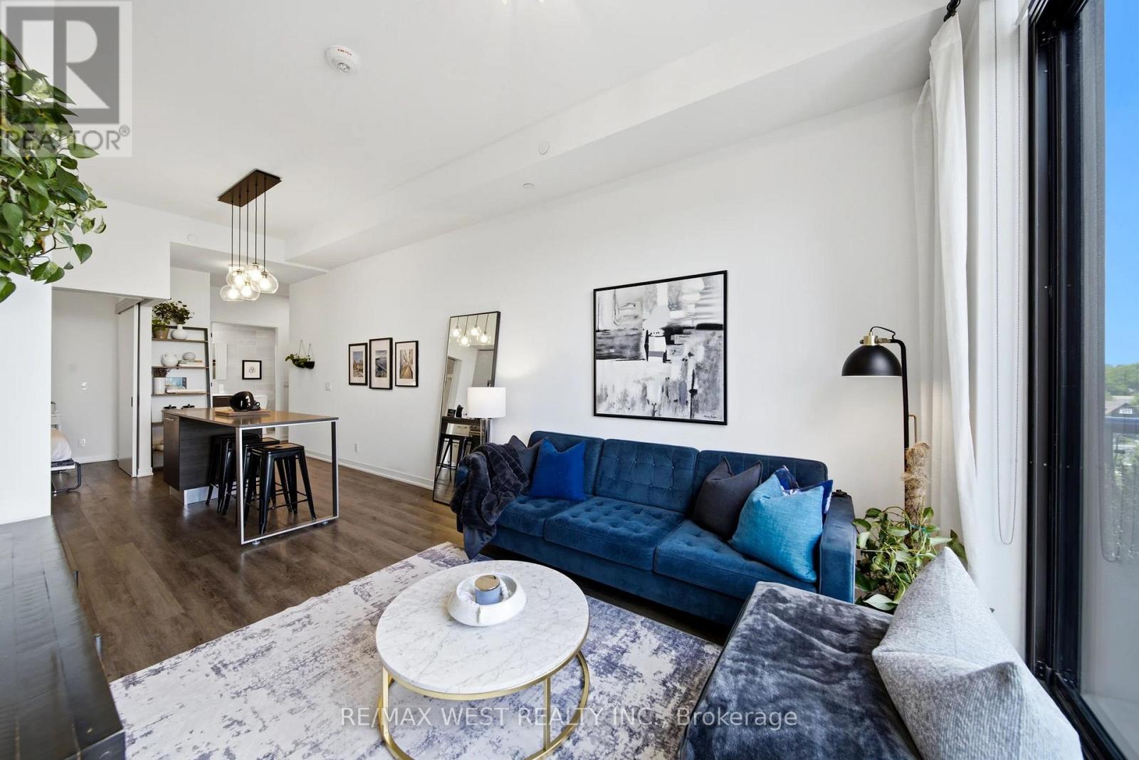 #709 2118 BLOOR STREET W - 3