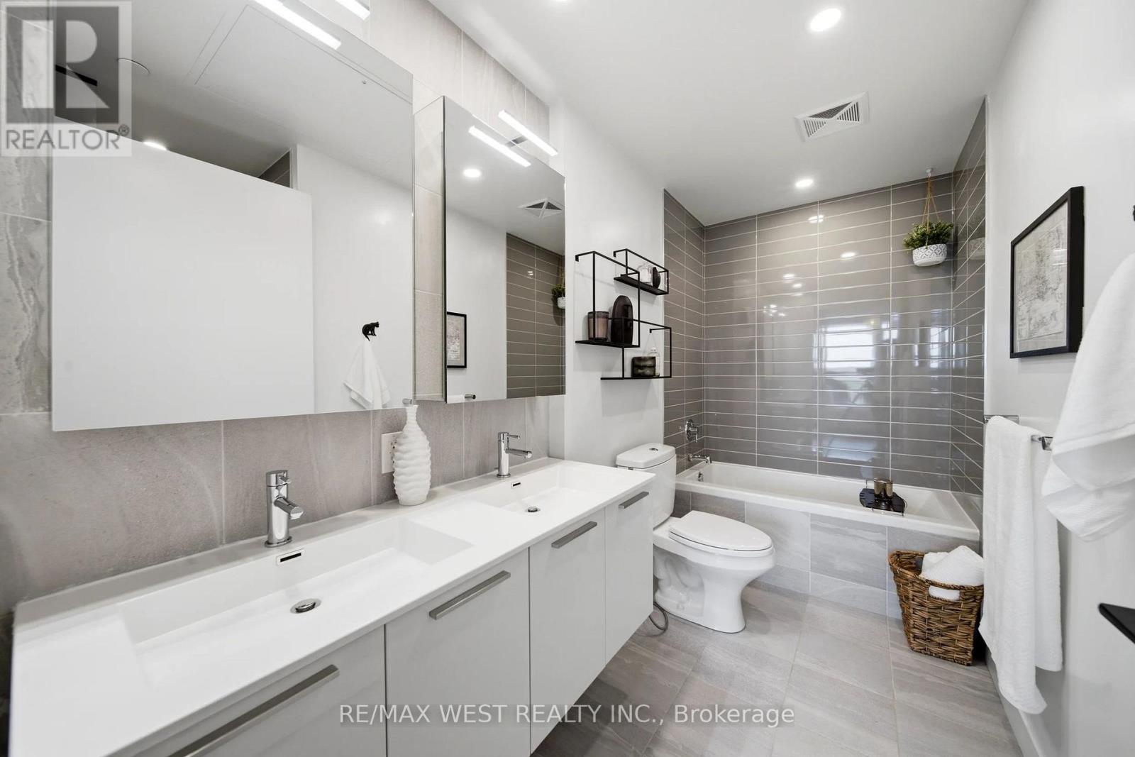 #709 2118 BLOOR STREET W - 9