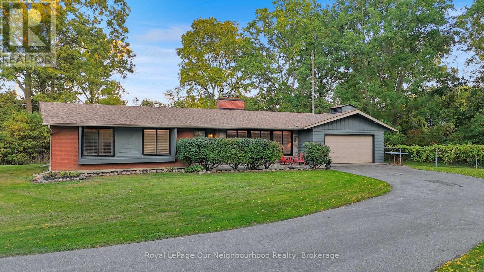 1539 FINCH AVENUE - 18