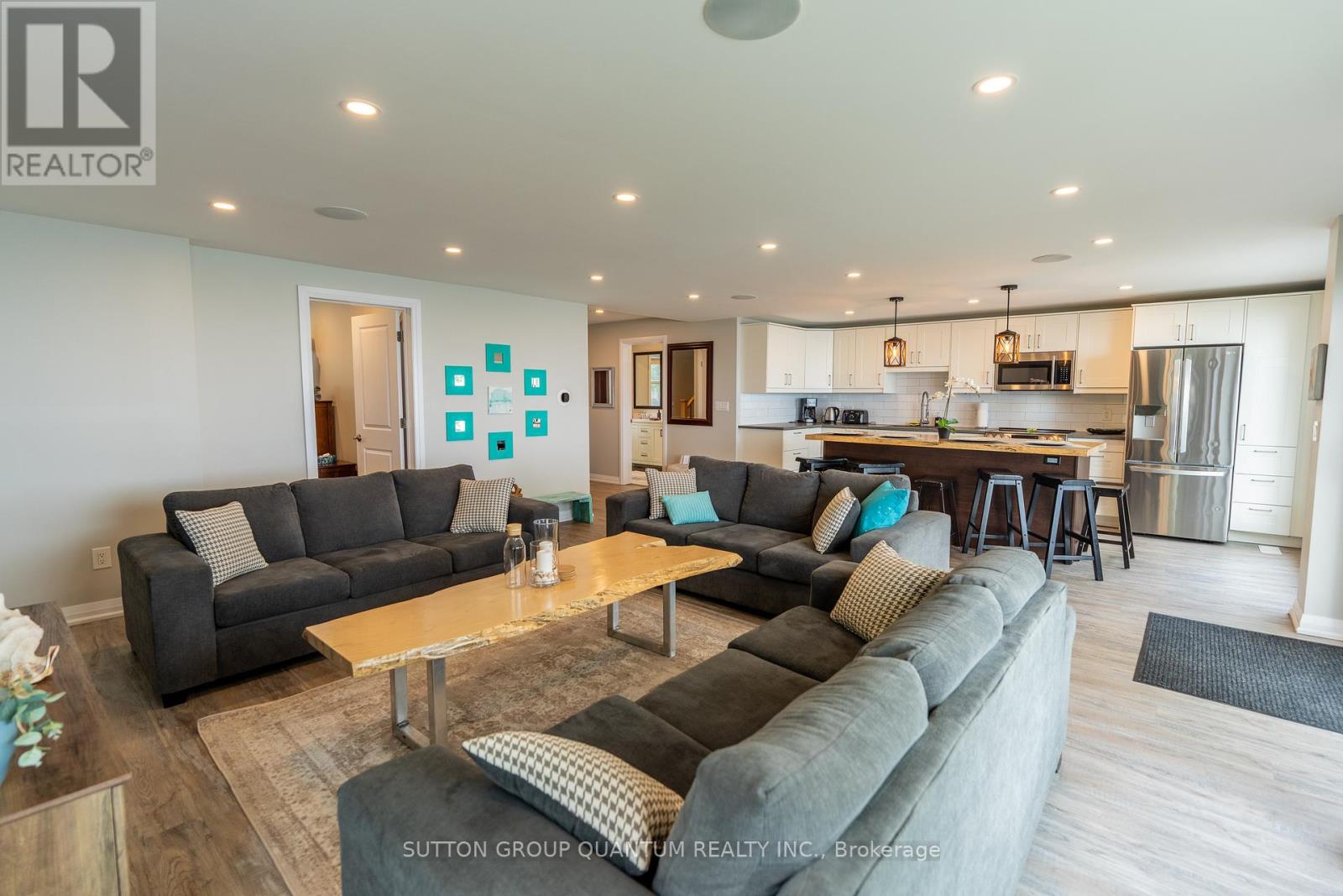 2118 LAKESHORE ROAD - 10