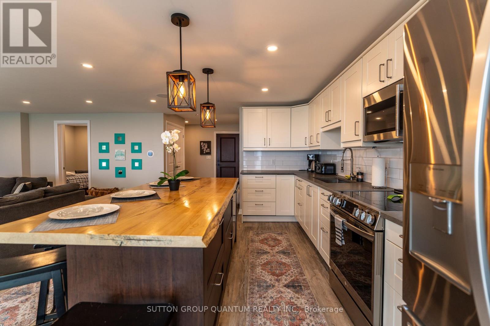 2118 LAKESHORE ROAD - 15