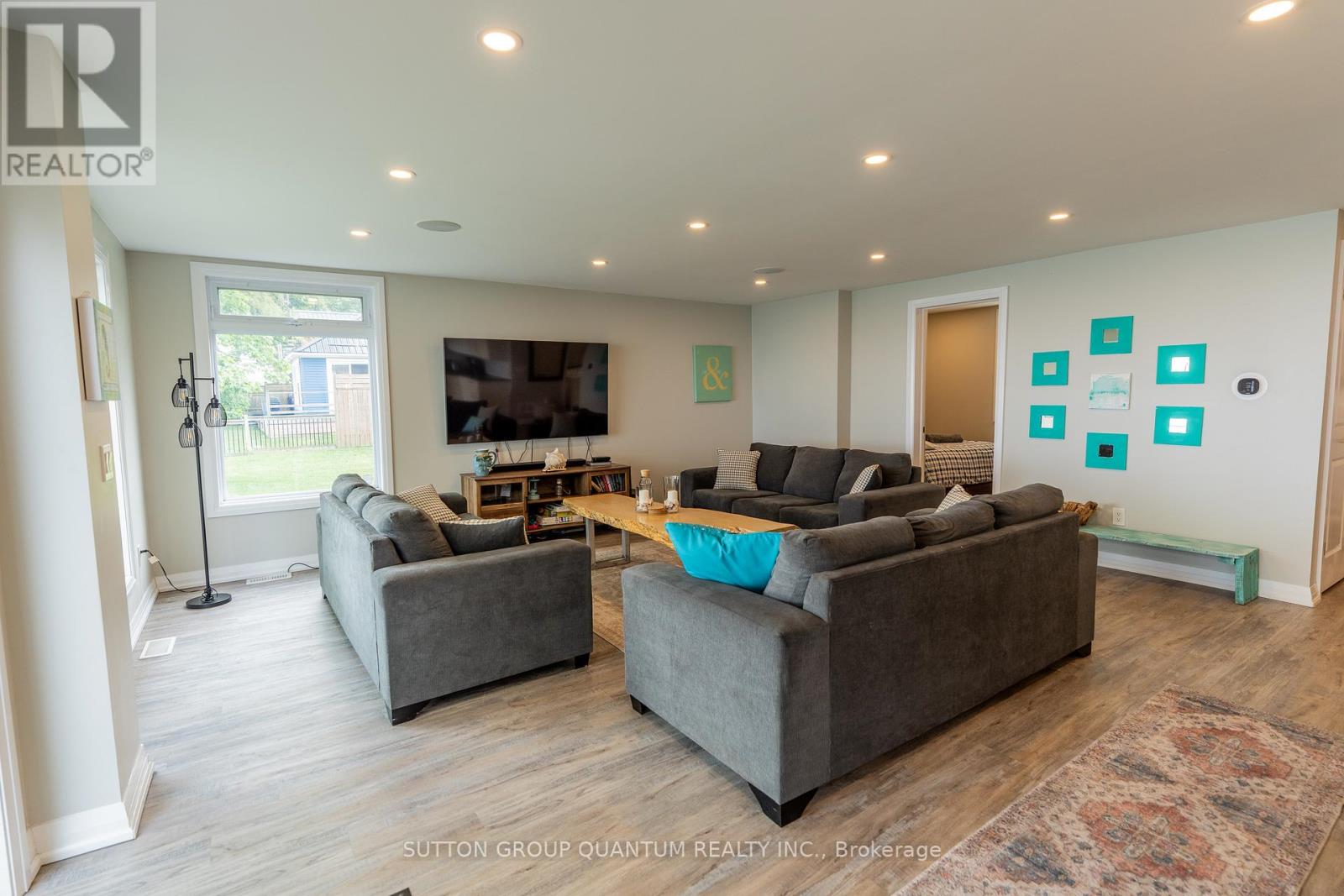 2118 LAKESHORE ROAD - 18