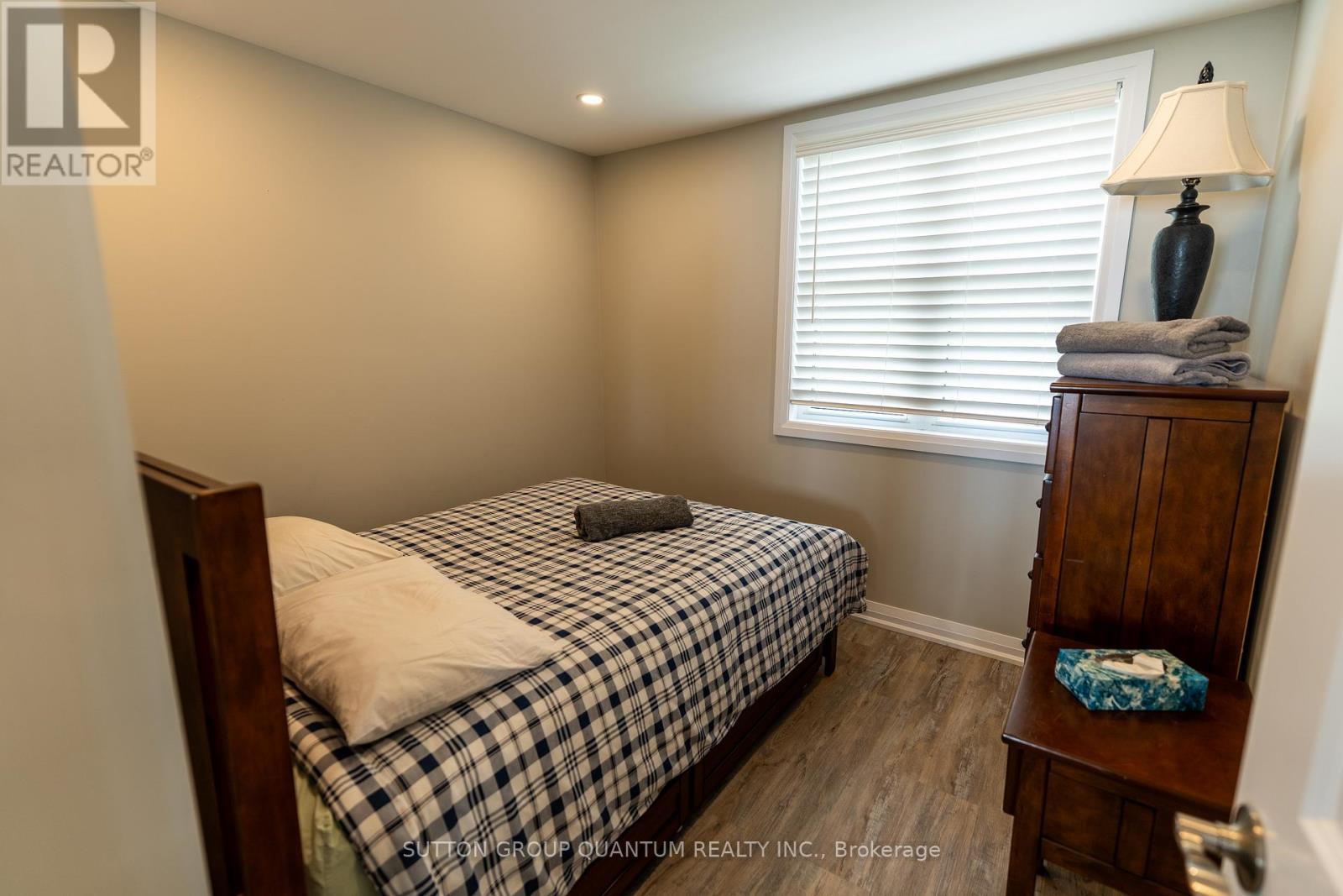 2118 LAKESHORE ROAD - 20