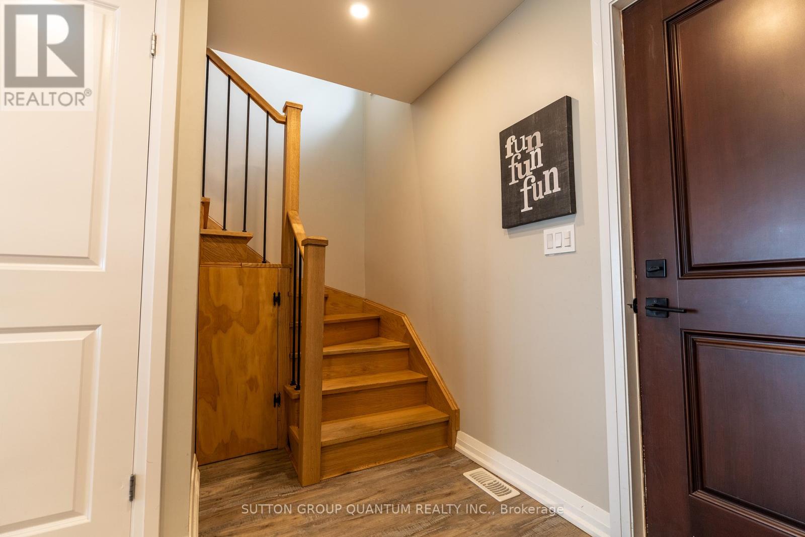 2118 LAKESHORE ROAD - 24