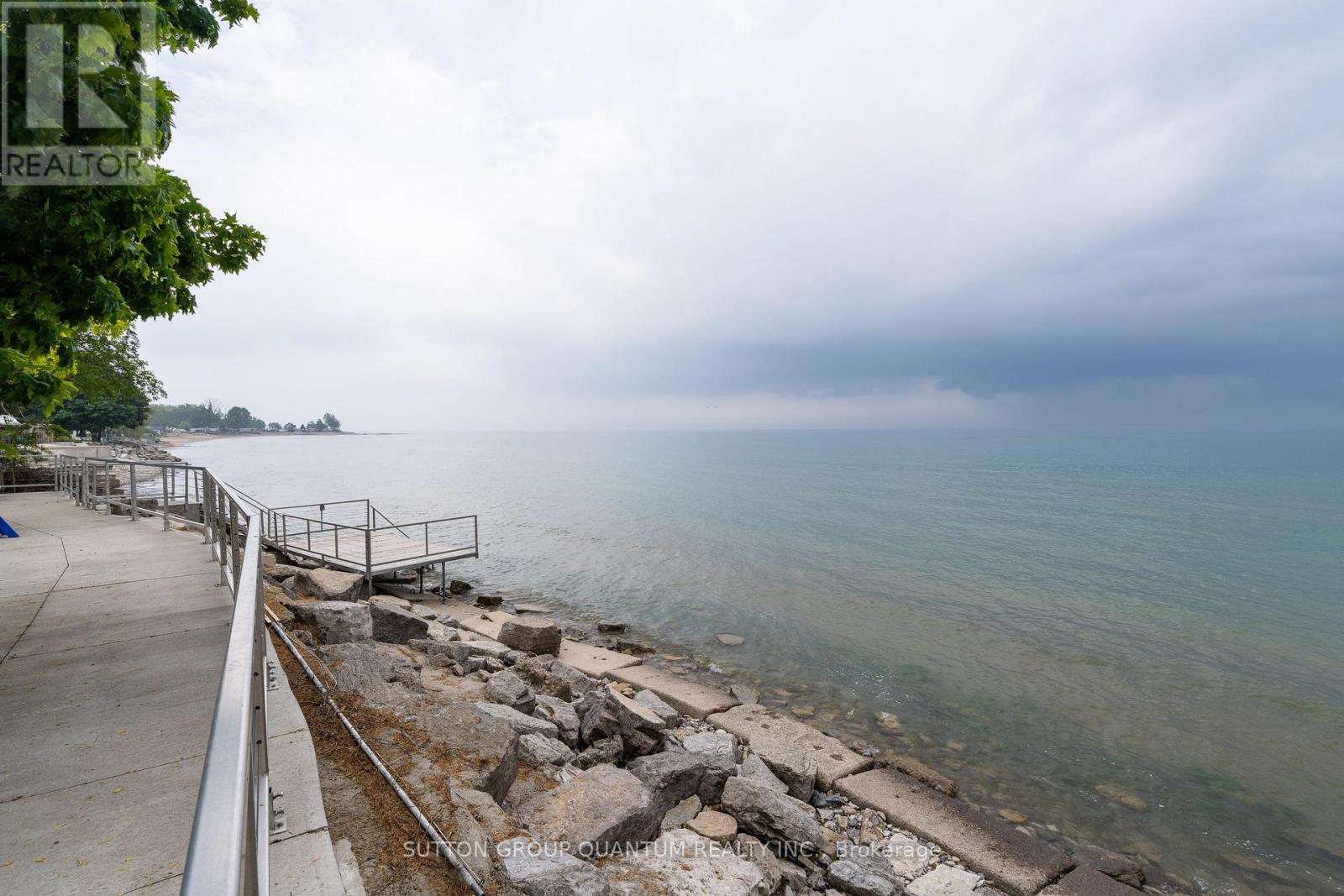 2118 LAKESHORE ROAD - 4