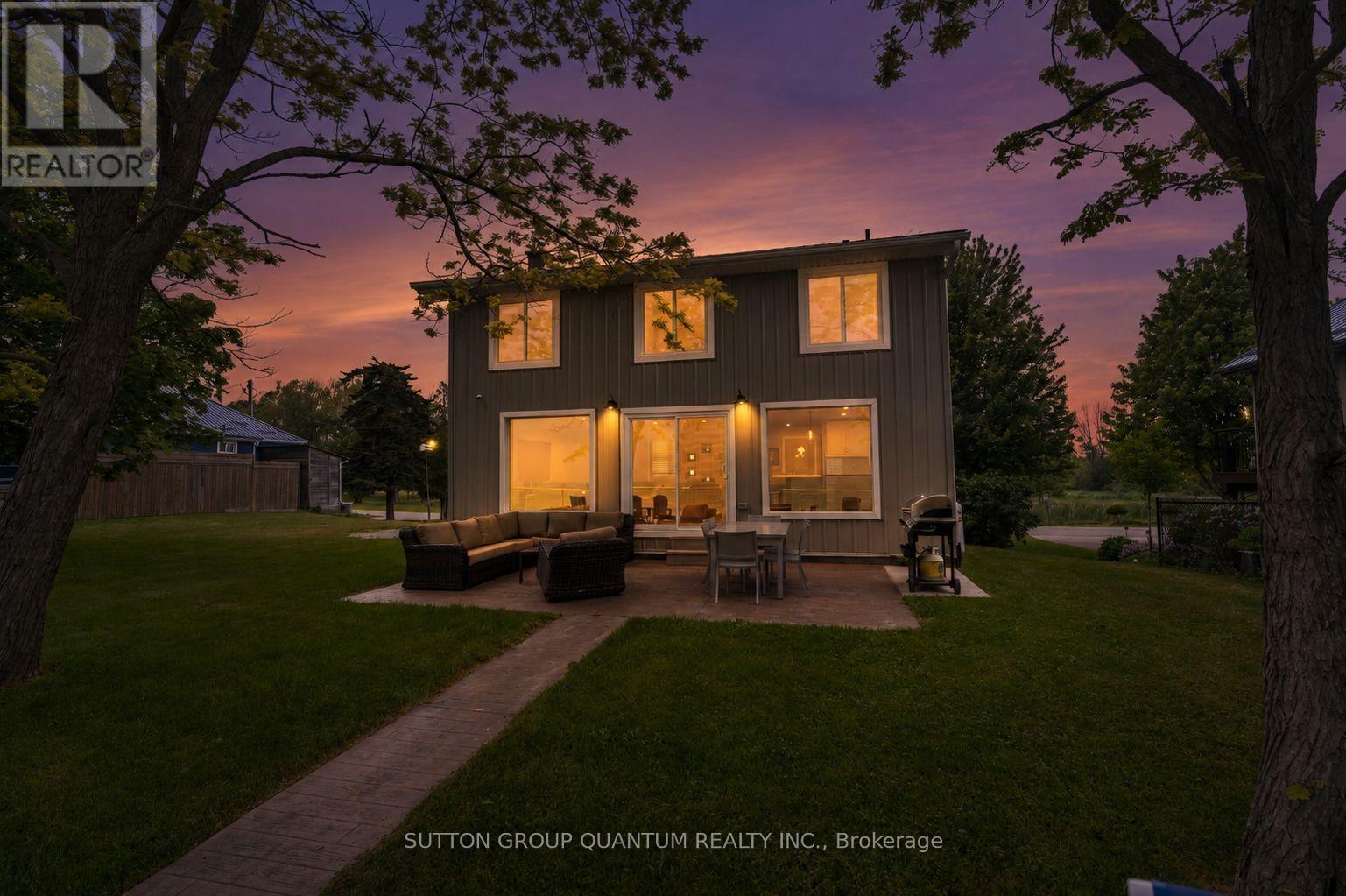 2118 LAKESHORE ROAD - 43