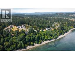 4569 Cordova Bay Rd, Saanich, BC V8X3V6 Photo 16