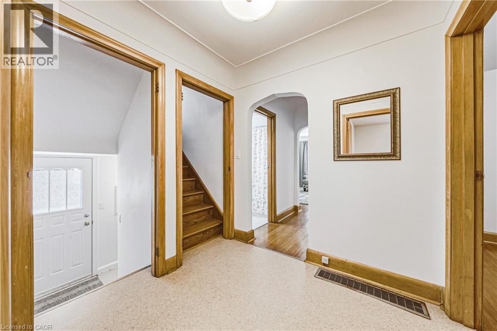 208 GLENCARRY Avenue - 11