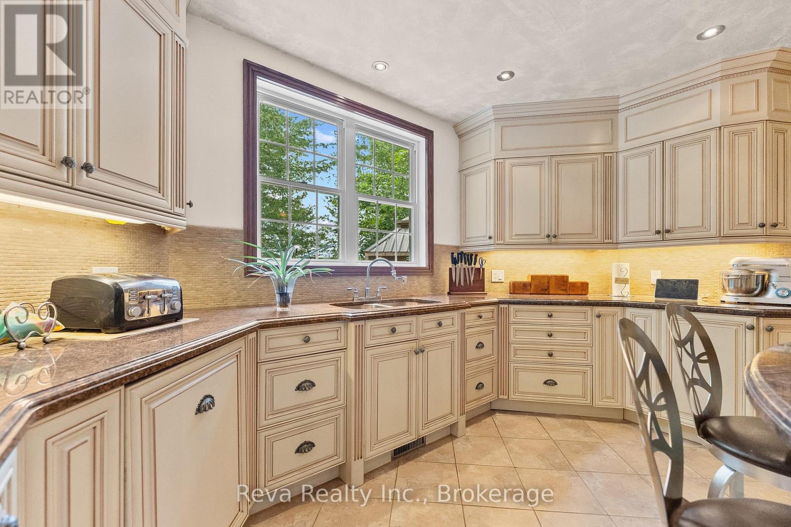 #A & B 464 MOONEY ROAD - Image 3