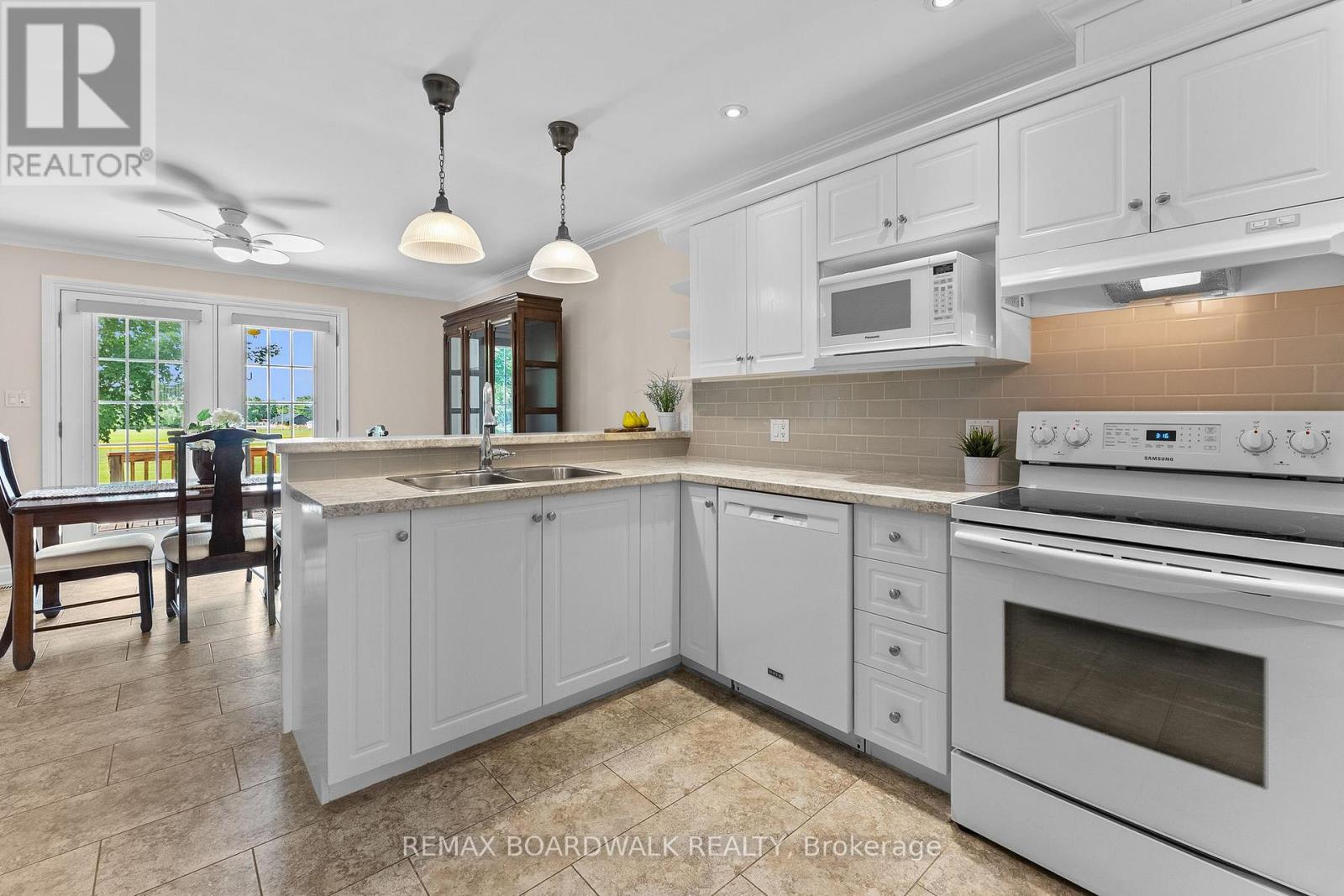 60 DR GORDON CRESCENT - Image 13