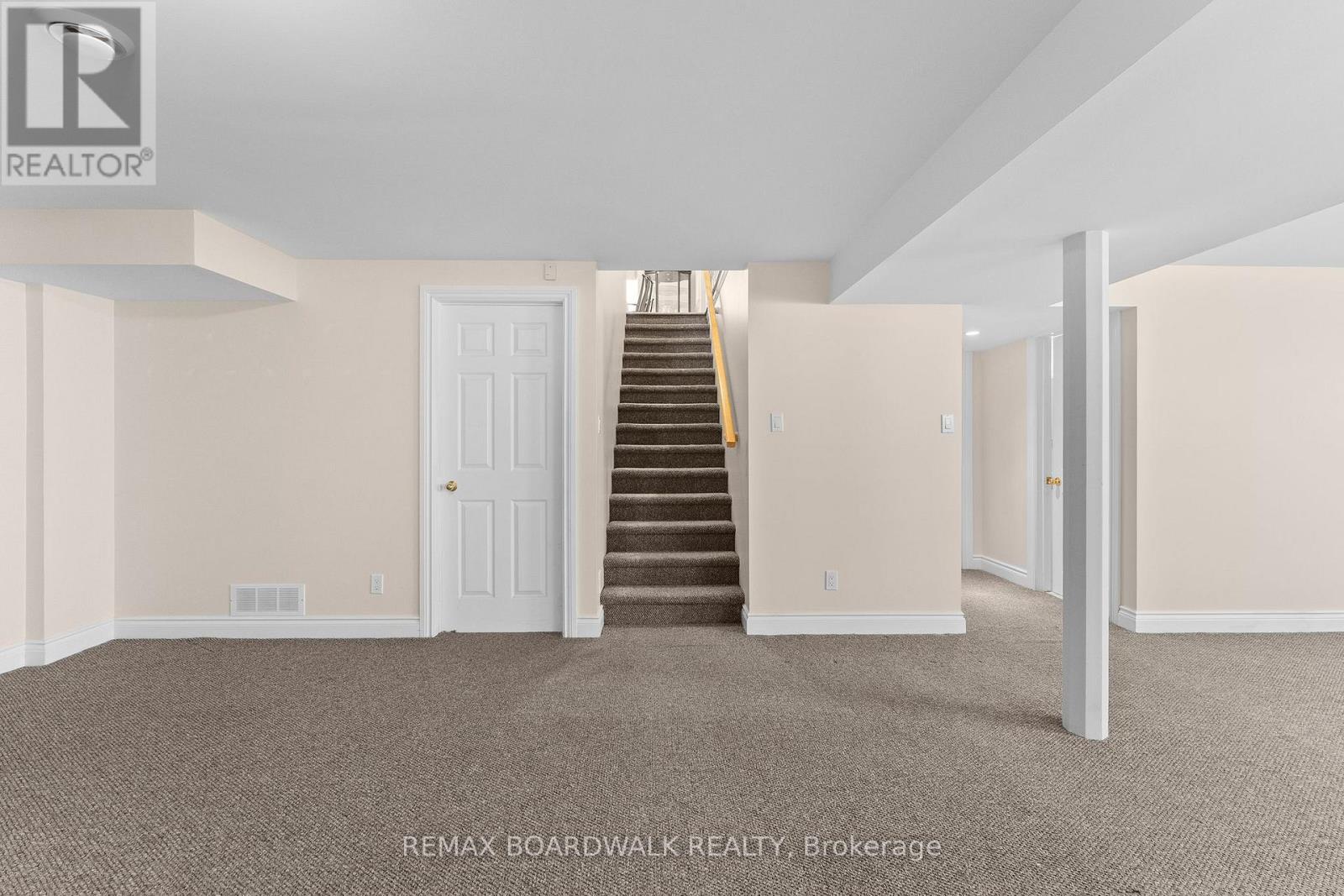 60 DR GORDON CRESCENT - Image 24