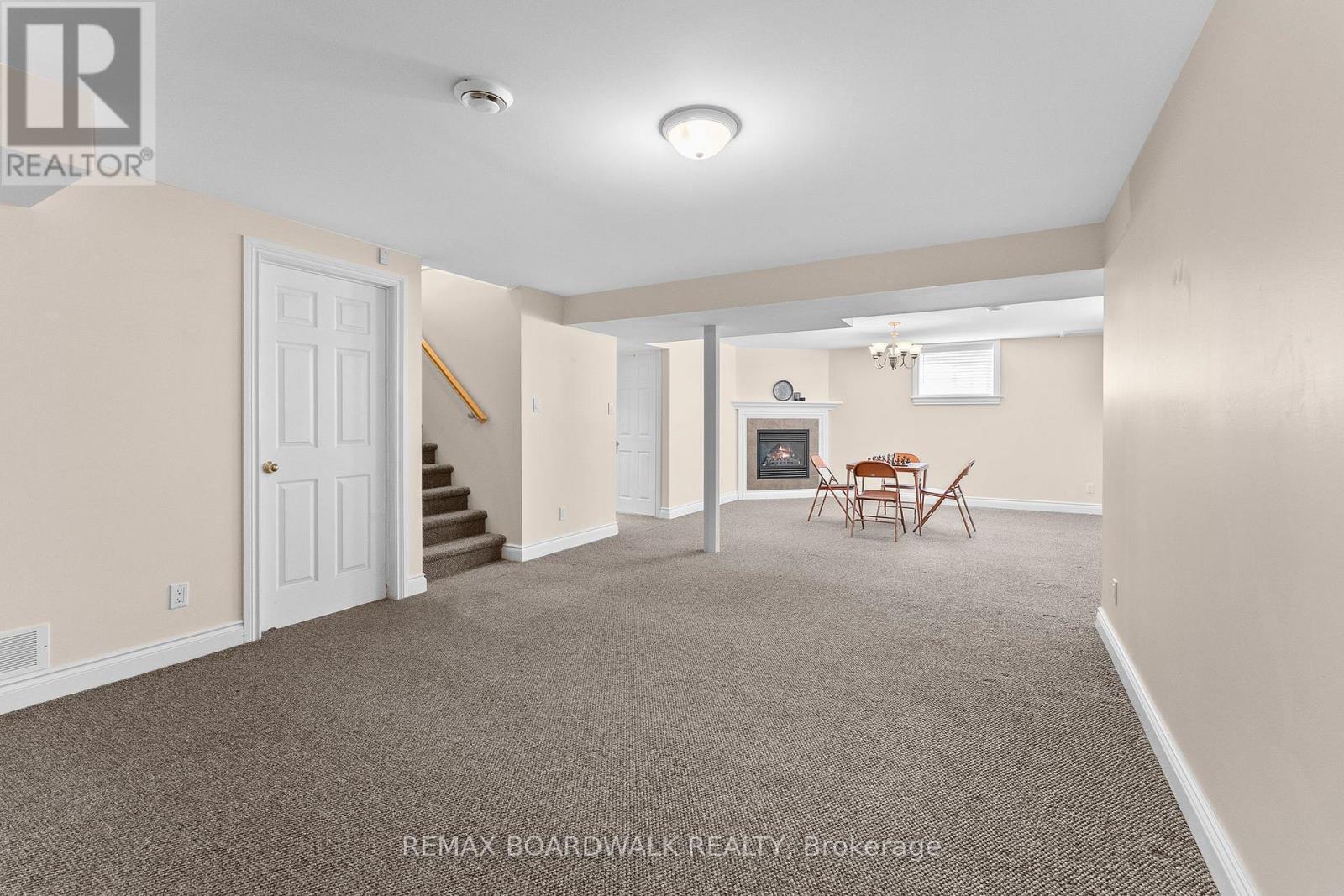 60 DR GORDON CRESCENT - Image 25