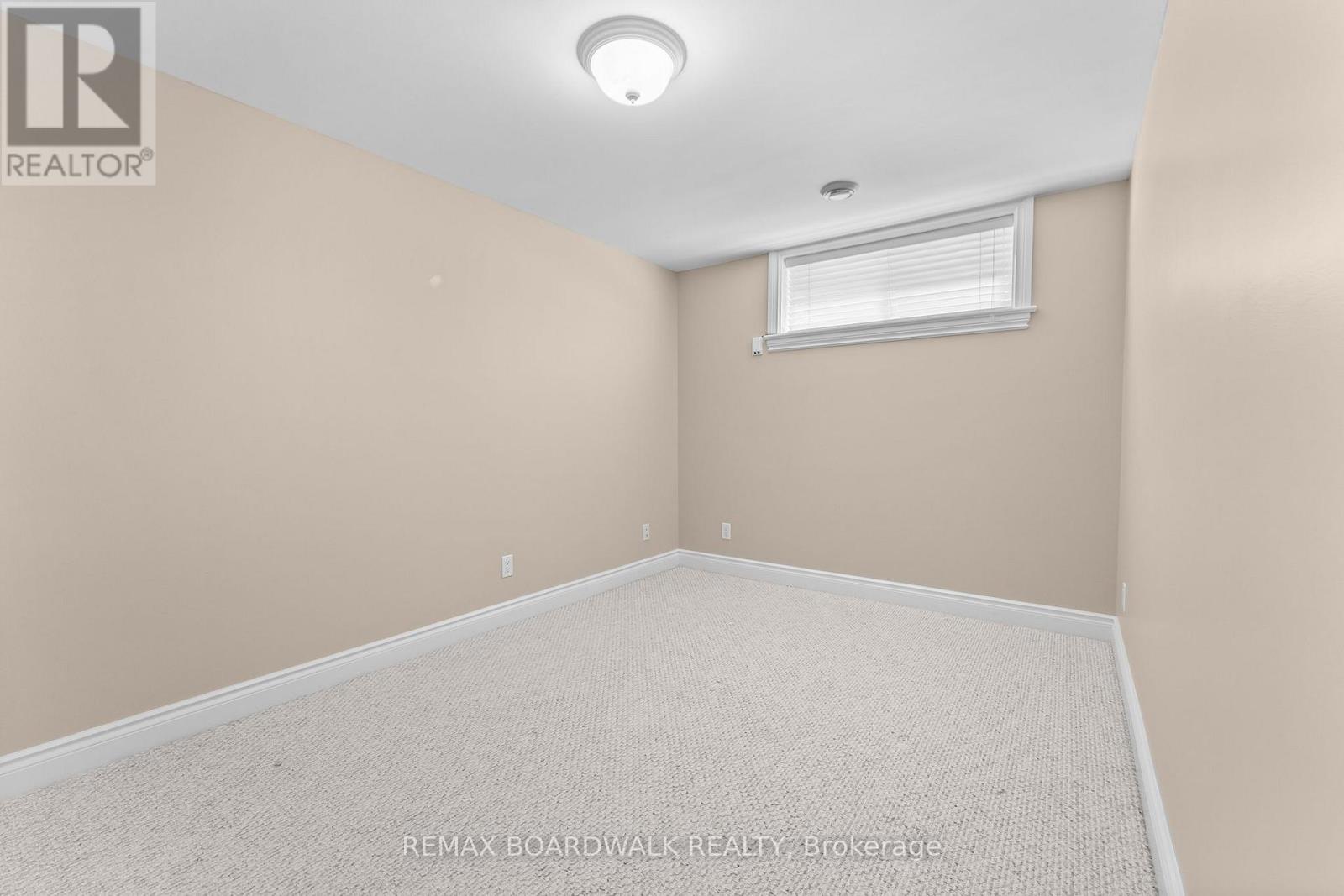 60 DR GORDON CRESCENT - Image 28