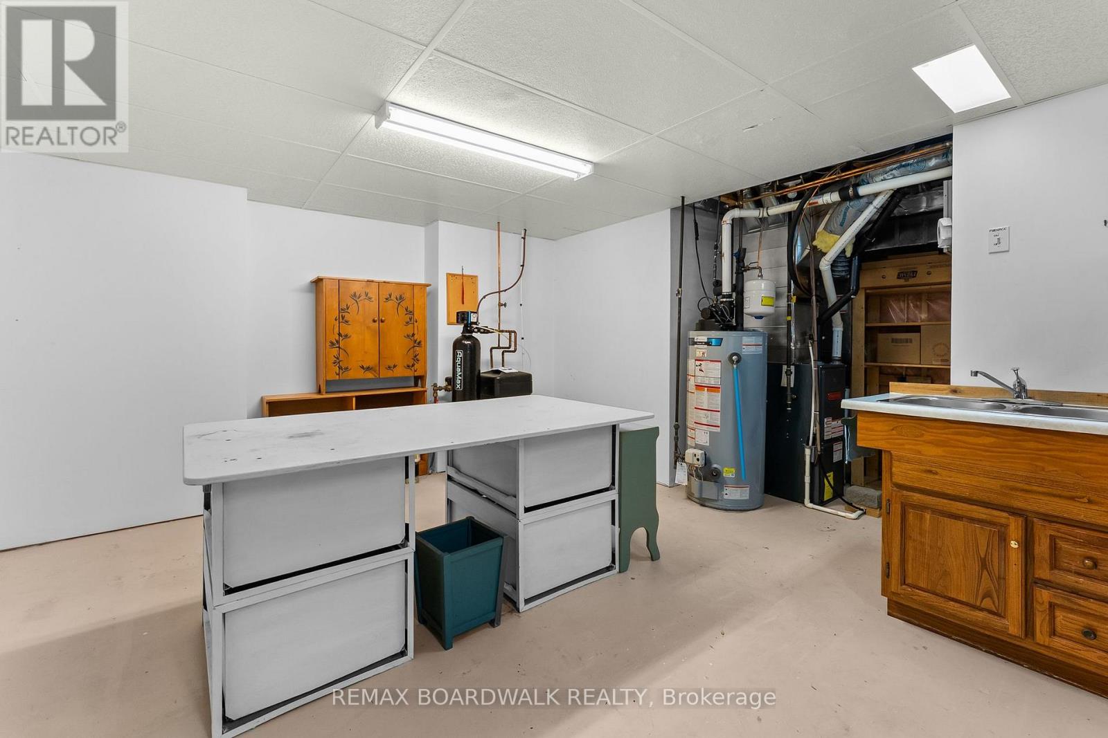 60 DR GORDON CRESCENT - Image 32
