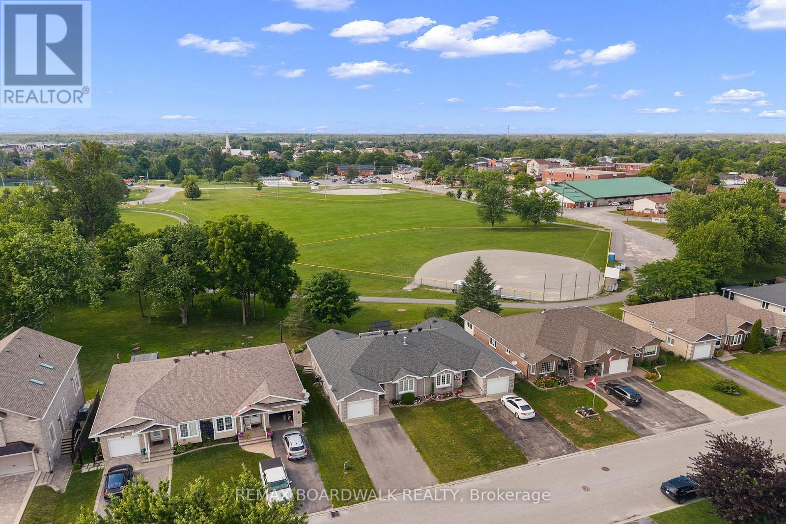 60 DR GORDON CRESCENT - Image 39