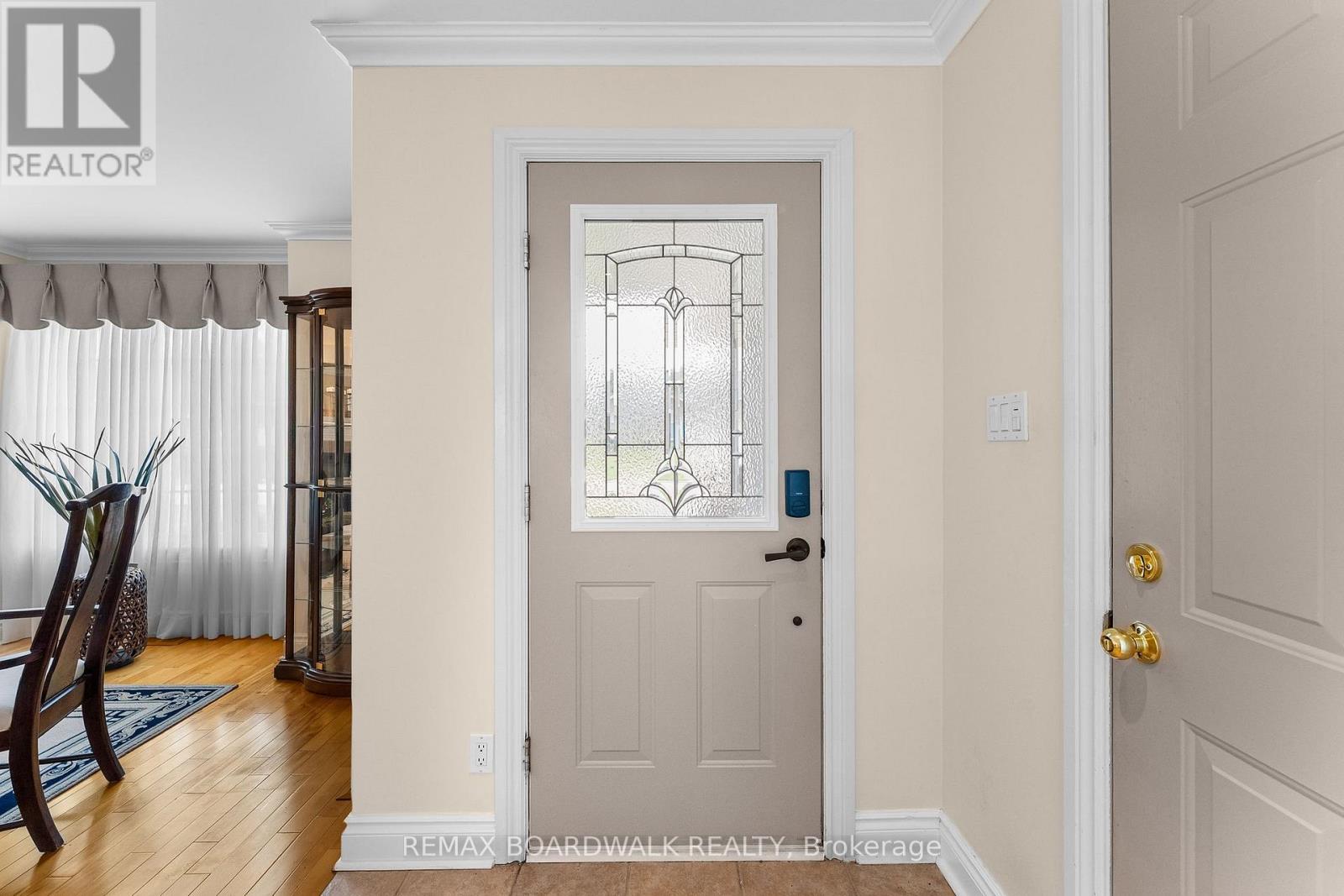 60 DR GORDON CRESCENT - Image 4