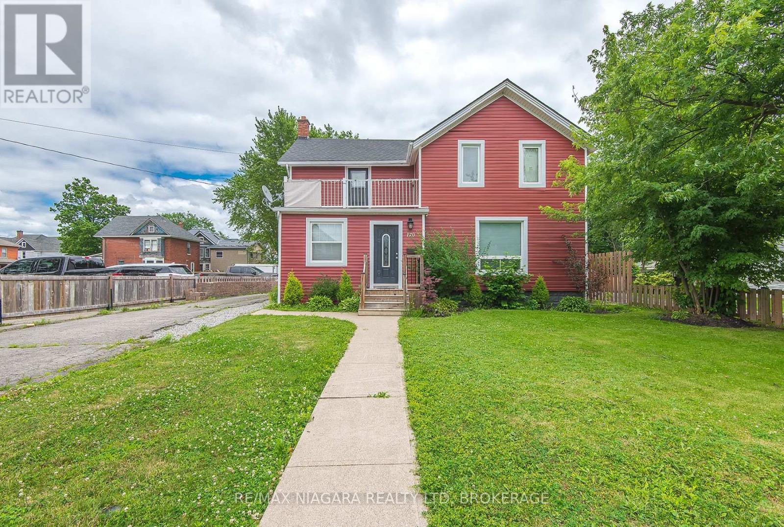 170 HELLEMS AVENUE E - 2